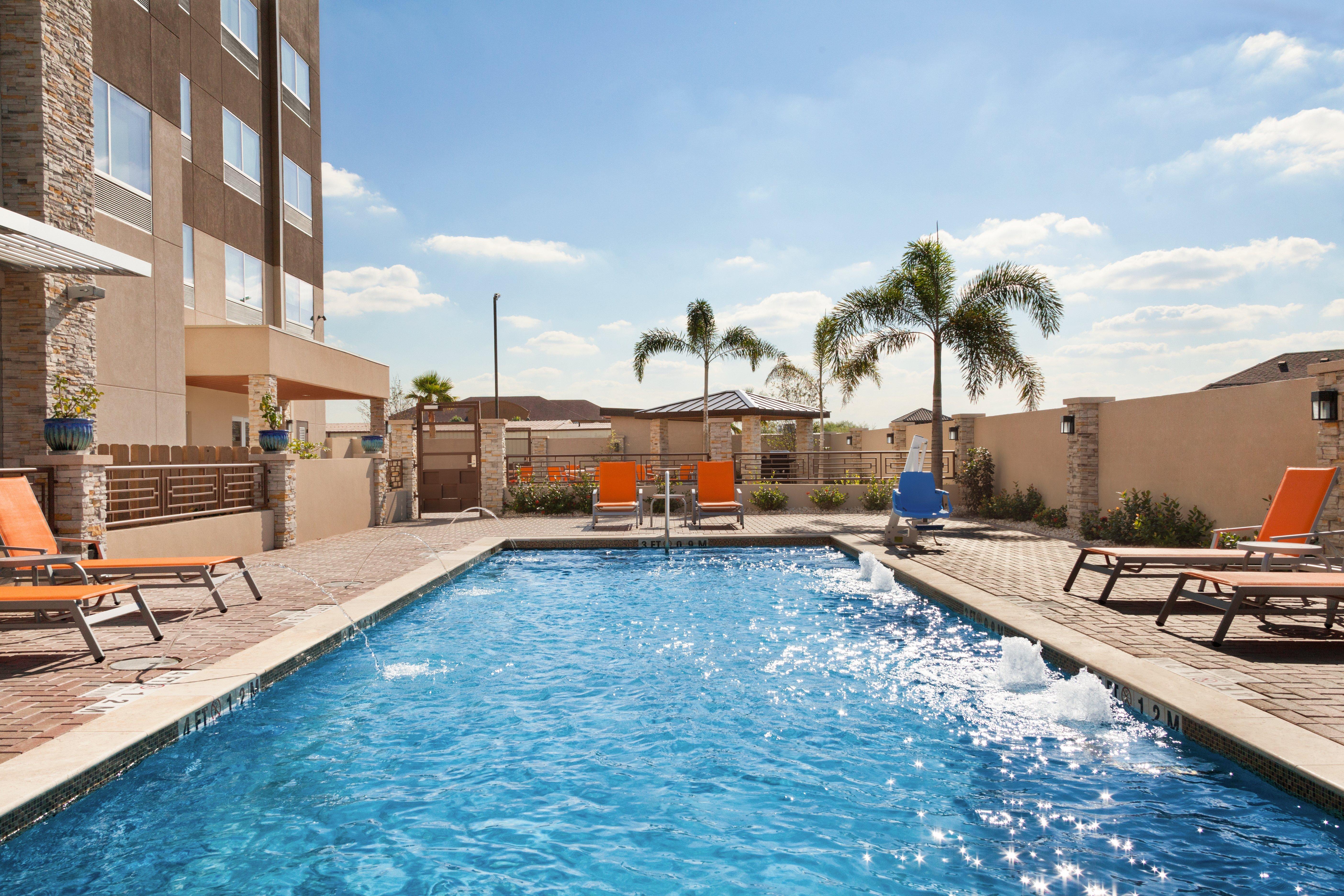 Holiday Inn Express & Suites Edinburg- Mcallen Area By Ihg Exteriör bild